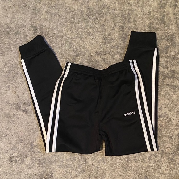 Adidas 2-Piece Outfit - Picture 3 of 3